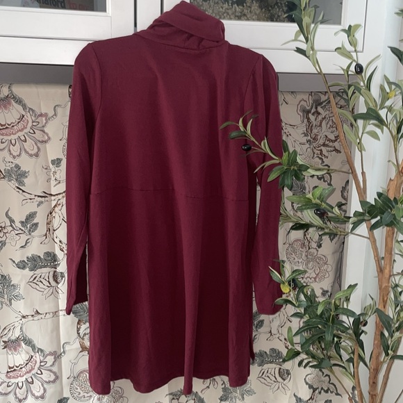 Lisa Rinna top - Picture 4 of 7